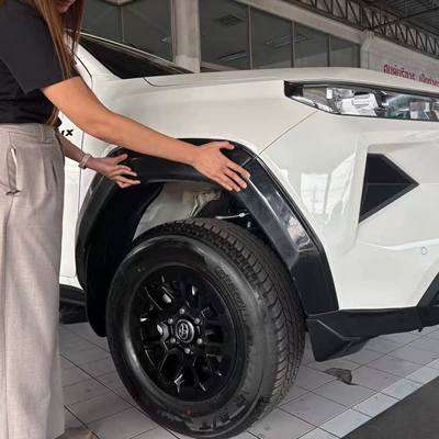 Wheel eyebrow Model 2026 Hilux 4-Door Travo