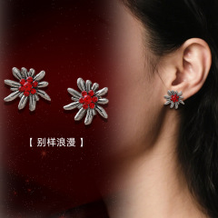 跨境雪绒花耳钉复古轻奢镶钻耳饰小众设计感轻奢饰品夏时尚潮配饰