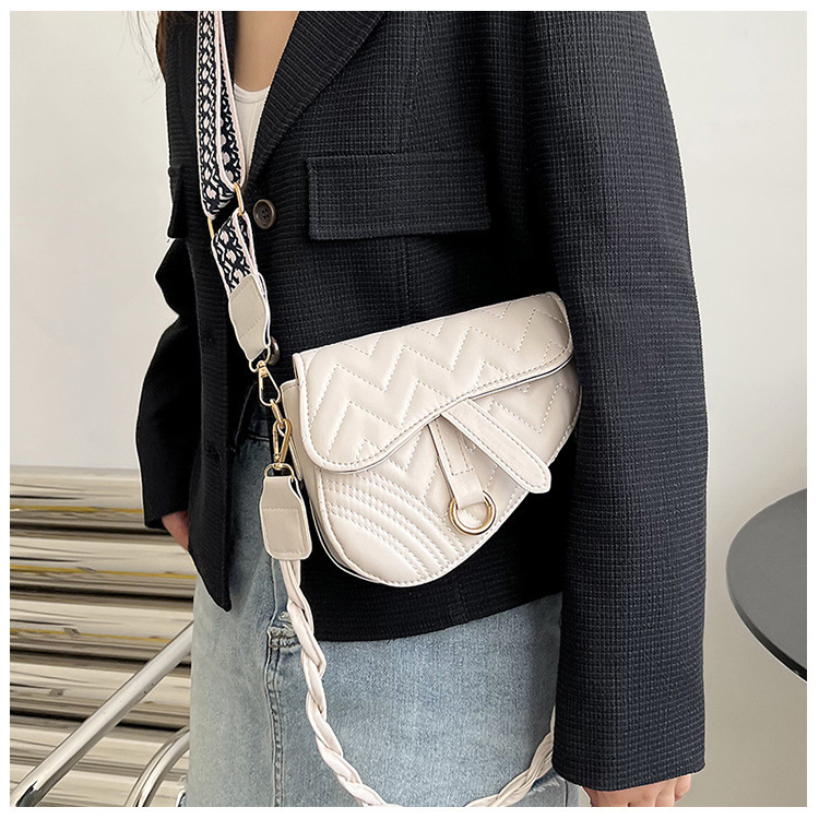 Bolso de mujer transfronterizo 2025, nuevo y de moda, bordado, bolso de montar, estilo de internet, gran capacidad, bolso de cadena versátil, bolso de hombro