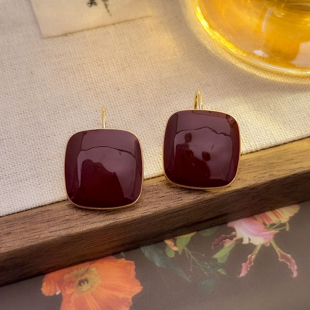 Arejas cuadradas geométricas de aceite de goteo rojo angoleño Pendientes de nicho francés sin orejas perforadas Pendientes de temperamento de alta calidad