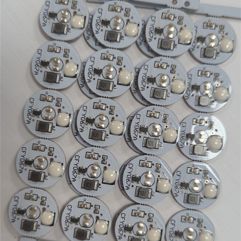 1.5V Boost Chip, Fish Attracting Lamp No. 5 Battery Sustainable Work 20 Days, Ultra-low Power Consumption