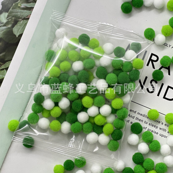 Factory diy plush ball ball high elastic handmade children's toy accessories material color fur ball decorative in stock