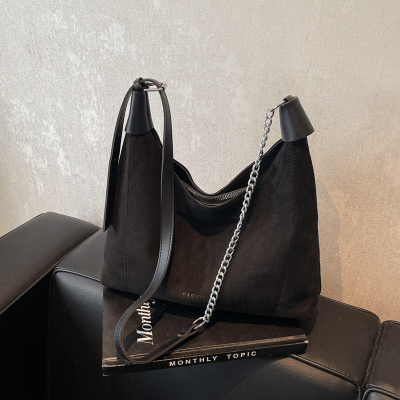 Bolsa de viaje de moda de gran capacidad para mujeres 2025 nuevo retro esmaltado bolso de tote nicho de diseño sensación de hombro