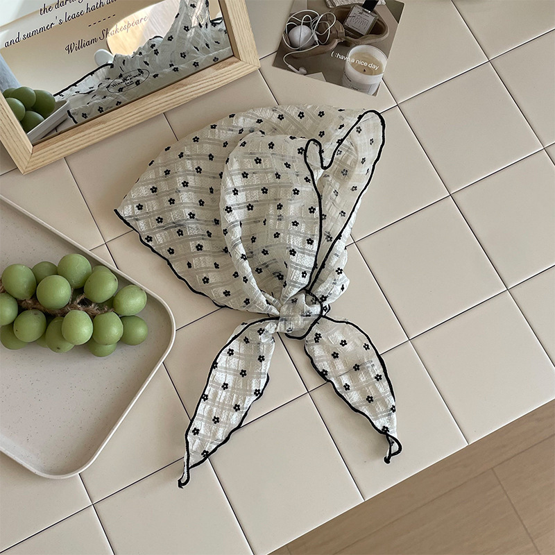 Bufanda triangular babero femenino verano nuevo estilo bufanda de seda floral fresca temperamento ligero estilo pastoral pañuelo en la cabeza cinturón para el cabello tocado