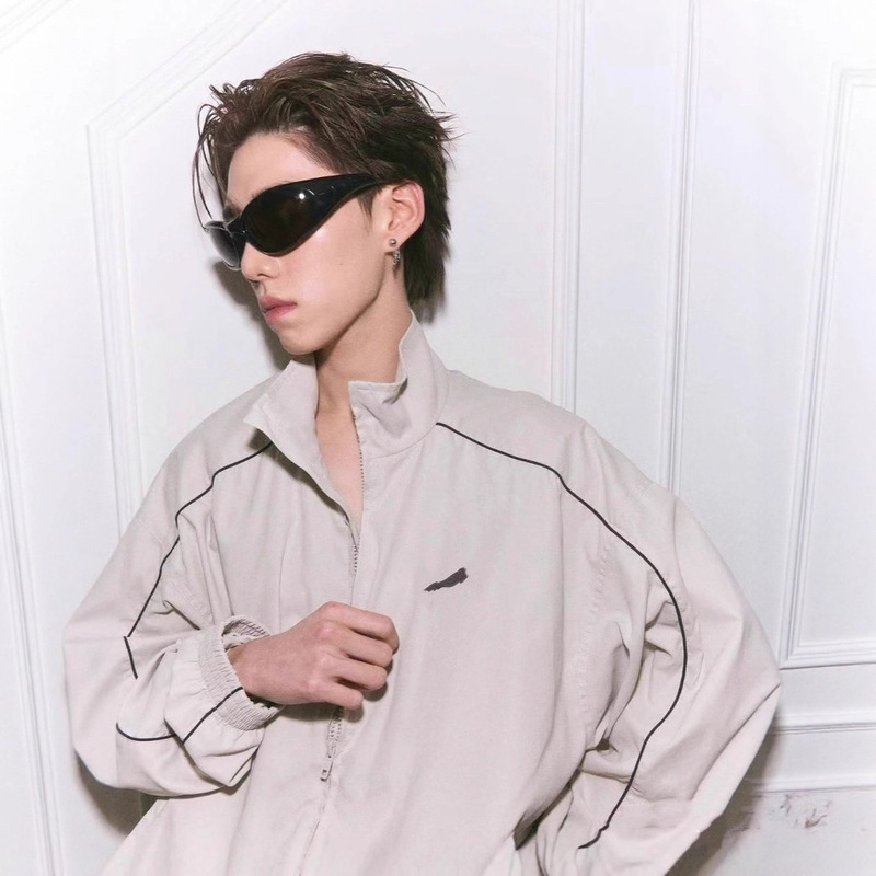 High-Quality, In-Stock Bl Brand New Cream-Colored Jacket with Front and Back Embroidery, Loose Fit, Unisex