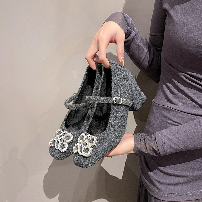 2026 nuevo tamaño pequeño francés 33 zapatos de tacón ultra alto de mujer con botón cuadrado de diamante de veludo zapatos de veludo de tacones gruesos