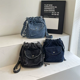 女士单肩包;女士斜挎包;休闲背包