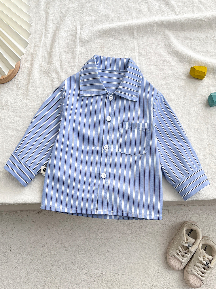 Camisas infantiles coreanas de primavera y otoño, nuevas camisetas infantiles de estilo femenino, cardigan a rayas casuales simples y sueltas.