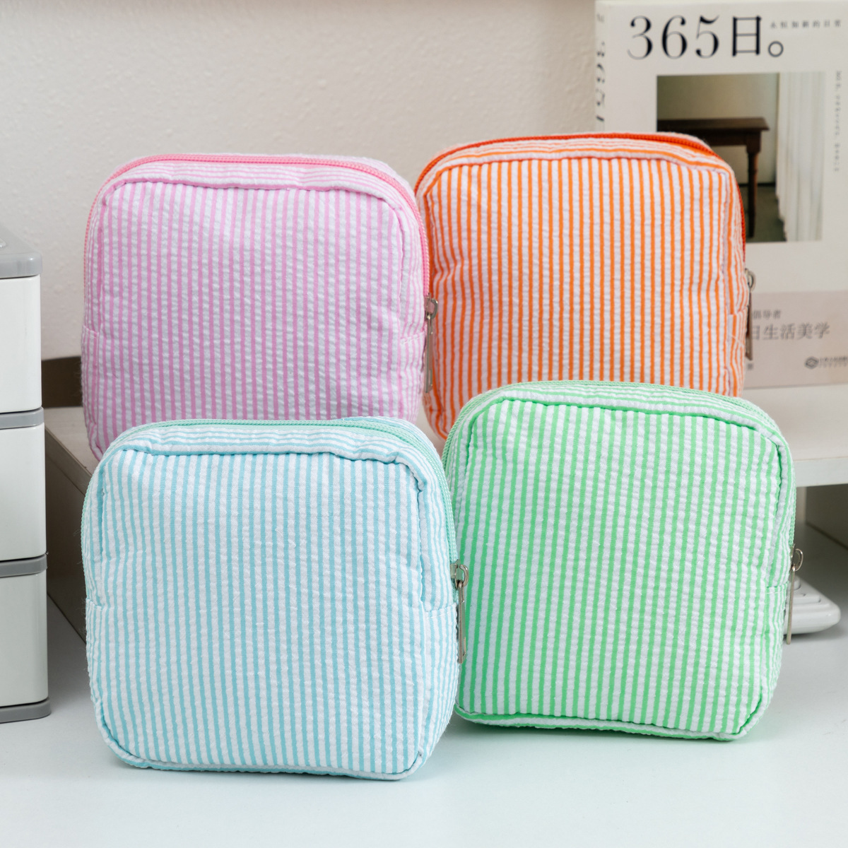 Cross-Border New Style Bubble Gauze Makeup Bag, Travel Cosmetics Striped Storage Bag, Menstrual Pad Storage Pouch
