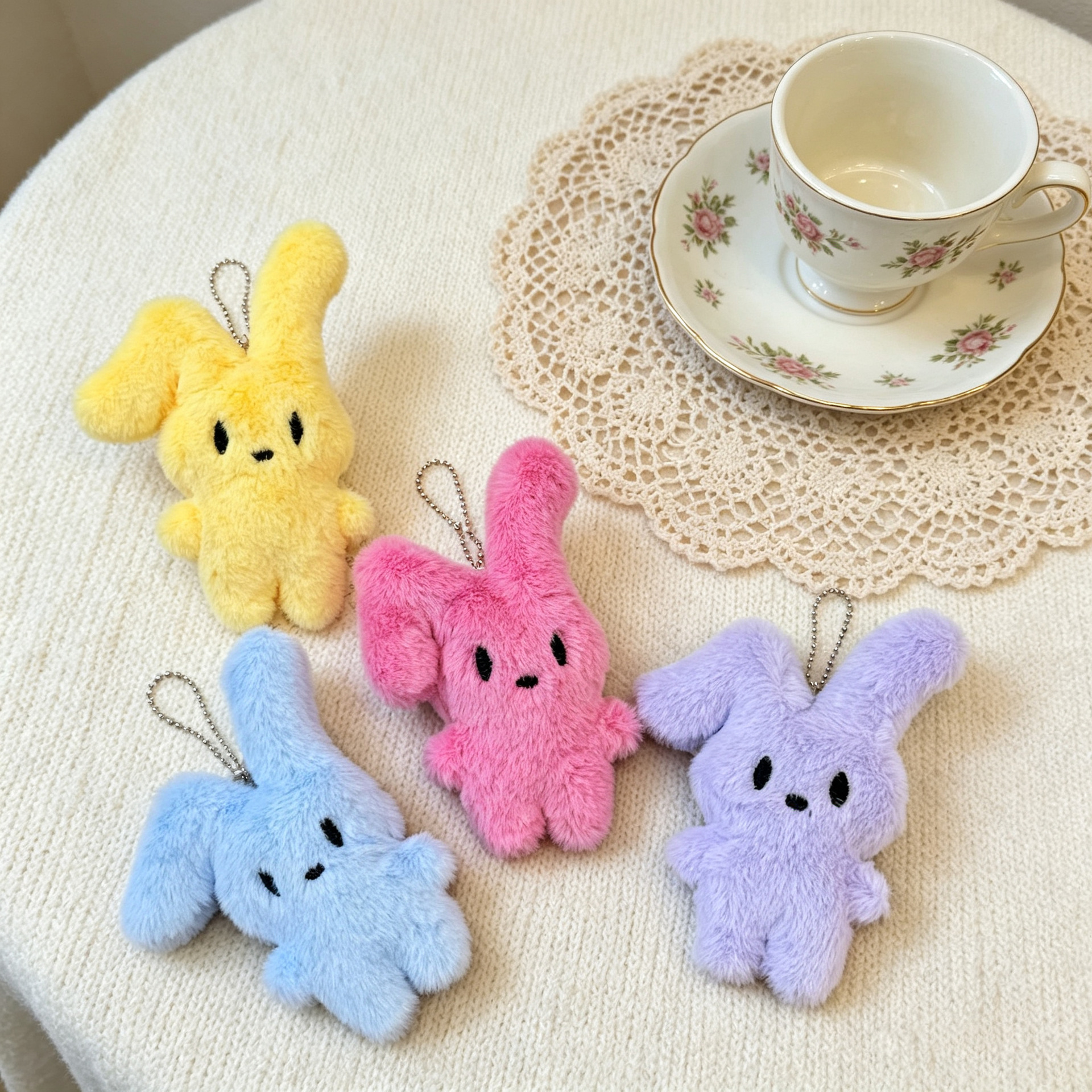 Pequeño regalo de muñecas de conejo de orejas plegables hacer actividades para empujar tiendas lindas muñecas de peluche bolsas colgantes llaveros lotes