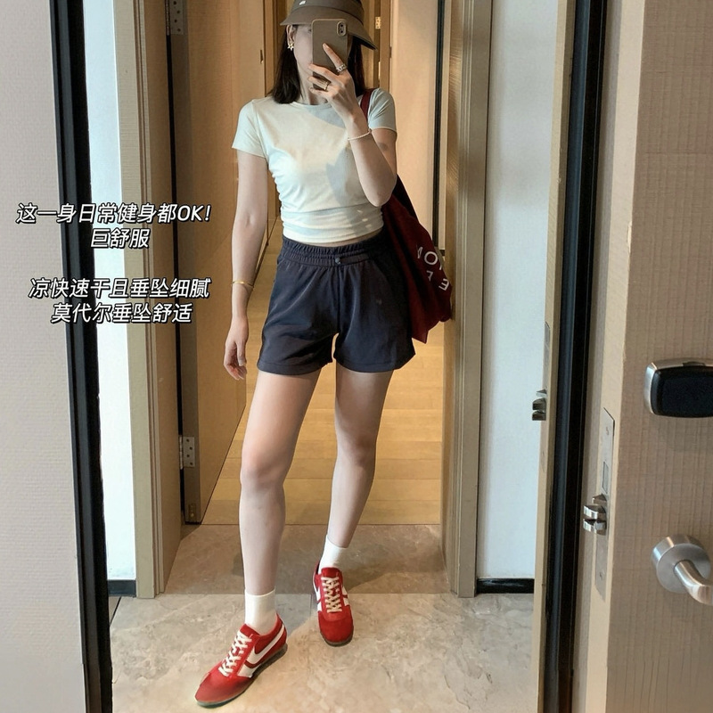 550Lulu Same Style Cupro Air Layer Quarter Pants Pear-Shaped Loose High-Waisted Versatile Yoga Shorts on the Counter