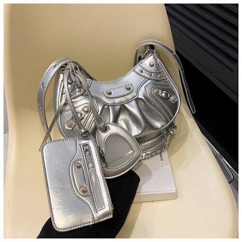 Cross-border new armpit bag for women  pleated crescent moon shoulder bag for women European and American retro rivet motorcycle bag