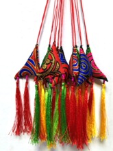 四川凉山彝族绣包手工艺品特色民族手绣香包挂件车挂件三角包饰品