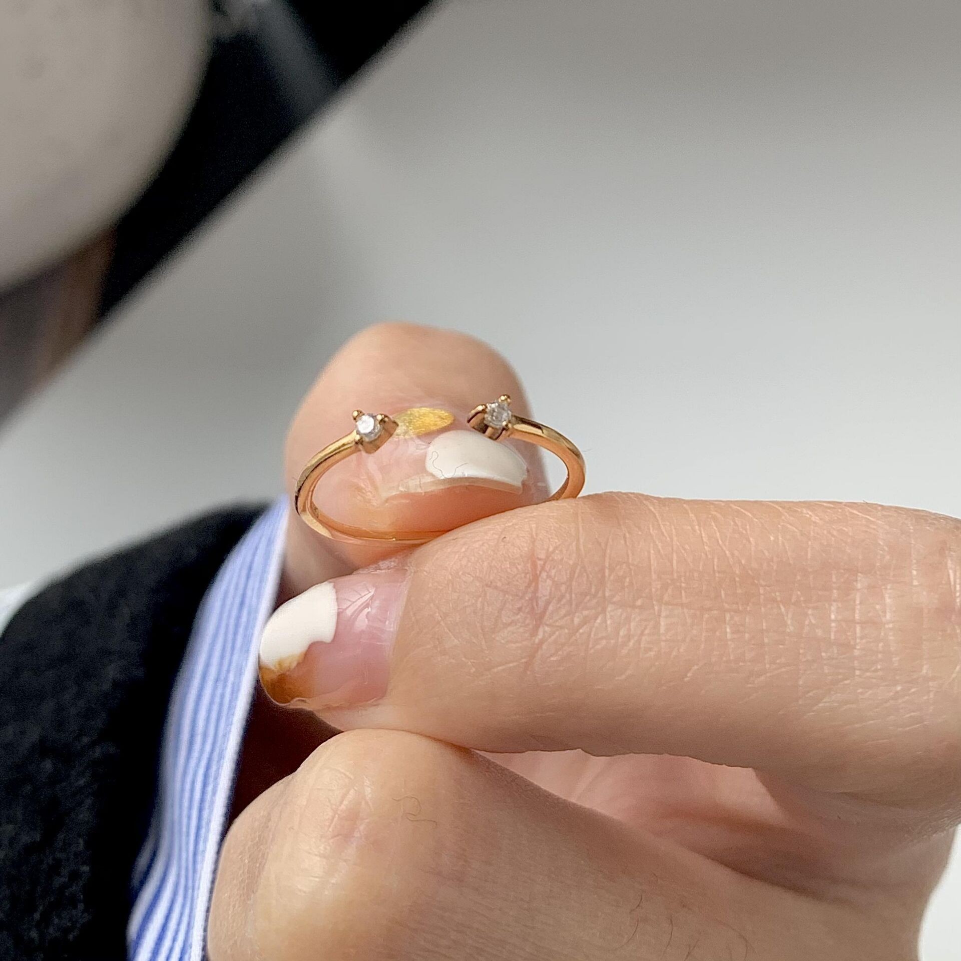 Bague ouverte ajustable avec diamants bijou minimaliste luxe_voghion.com