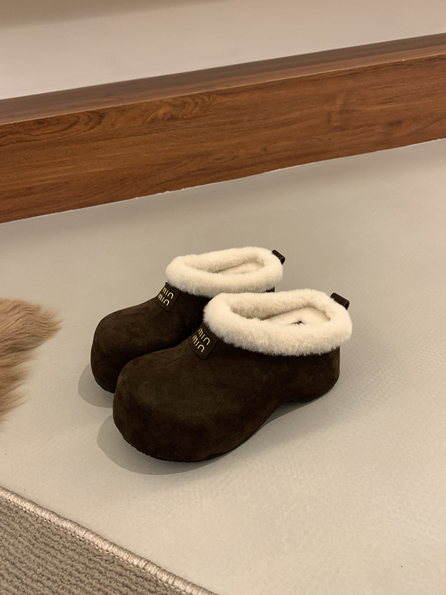 El hombre pequeño aumenta 6 cm en el interior de los zapatos birkenstock de cuero. las mujeres usan zapatos de algodón de otoño e invierno con terciopelo. retro Sen es un remolque de algodón baotou.