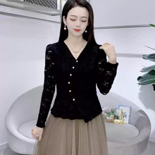 蕾丝打底衫女衬衫2026春季新v领修身洋气绝美长袖漂亮小衫衣
