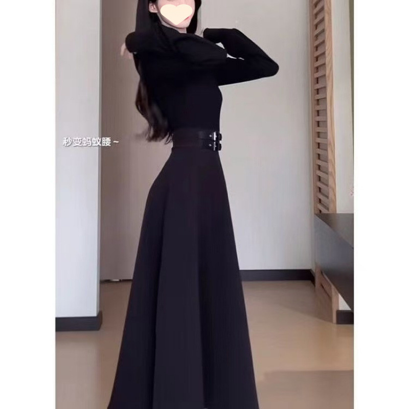 纯色高领小黑裙2025秋冬打底裙温柔显瘦收腰连衣裙高级修身长裙子|undefined