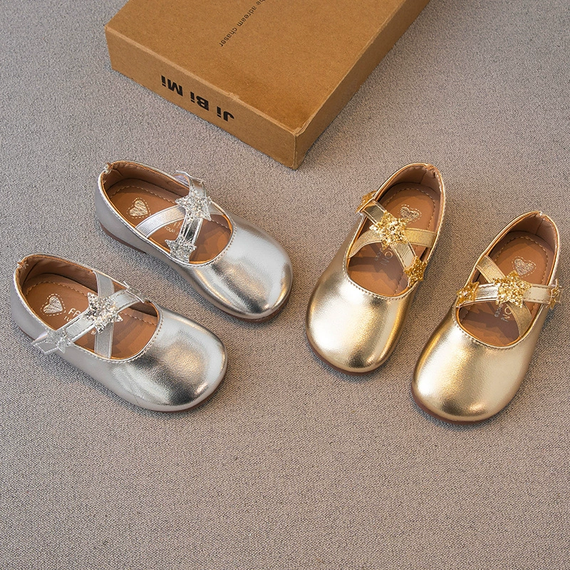 Детская кожаная обувь 2024 осень корейская версия девочек звезды кроссовки принцесса одиночные ботинки детские ботинки на мягкой подошве