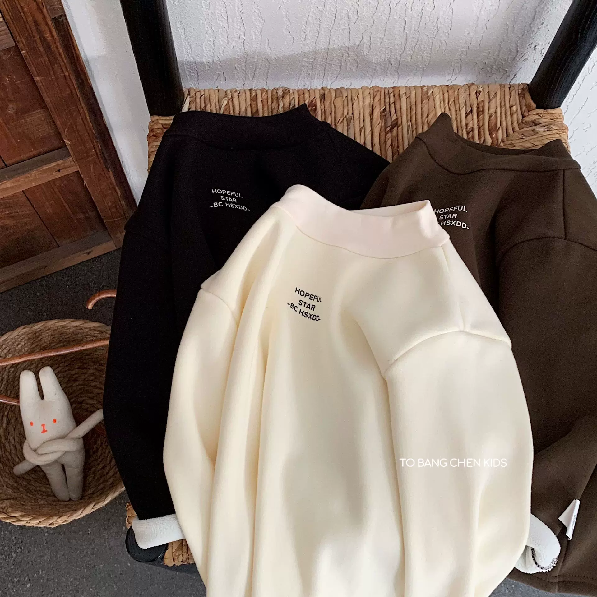 邦诚儿童加绒打底衫2025冬装男女童简约字母套头衫宝宝半高领内搭