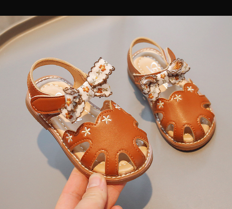 Mädchen Sandalen Prinzessin Baotou 2023 Sommer Neue aushöhlen Chinesischen Stil Gestickte Weiche Sohle Mode Koreanische Ausgabe_voghion.com