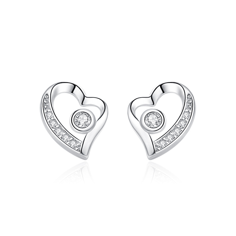 Pendientes de plata esterlina S925 pendientes encantadores de plata de aguja de plata 925 al por mayor pendientes de estilo europeo y americano en forma de corazón incrustados en diamantes para mujeres