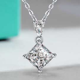 高级设计感个性S925银镀18K白金公主方莫桑钻项链主石1.0ct/5.5mm