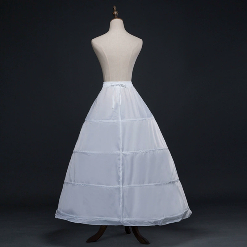 Четыре стальных кольца белая юбка