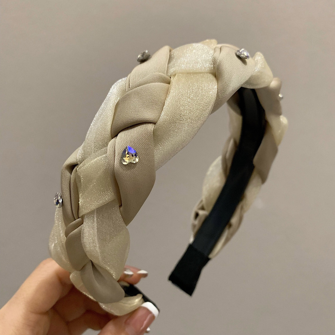 Sydkorea importeret højkvalitets organza perlemors satin twist vævet hårbånd øget kranie top niche hårnål_voghion.com