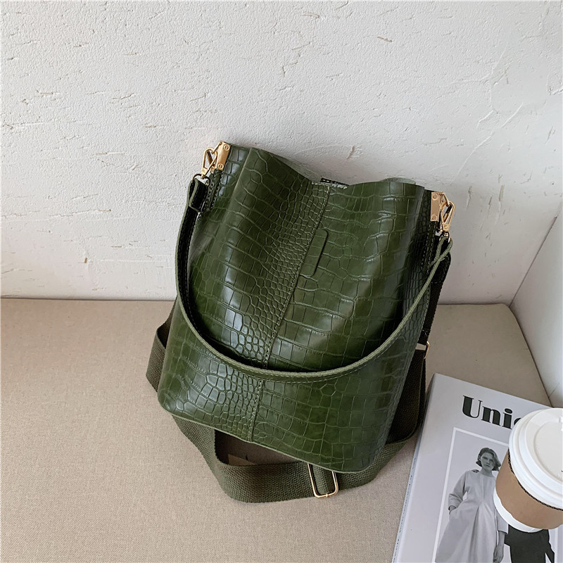 Borsa a secchiello elegante da donna con tracolla larga_voghion.com
