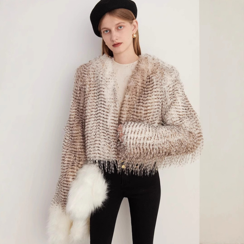 Amazon European and American Cross-border Autumn and Winter Short Women's Jacquard Plush Jacket Peacock Fur Clothing Plush Jacket Amazon European and American Cross-border Autumn and Winter Short Women's Jacquard Plush Jacket Peacock Fur Clothing Plush Jacket