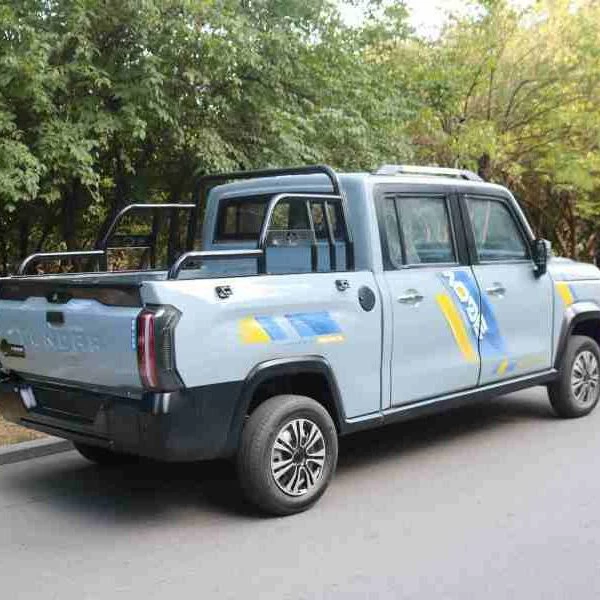 Электрический четырёхколёсный малый грузовик для дома, новый энергоэффективный малый полностью закрытый литиевый аккумуляторный двухколёсный электромобиль