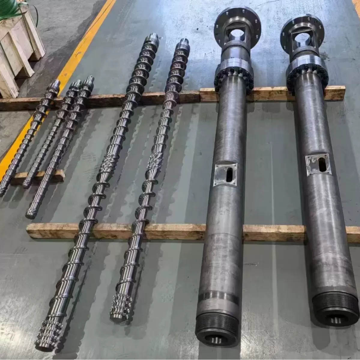 舟山吹膜机螺杆挤出机螺杆注塑机螺杆气泡膜机螺杆PVC机筒螺杆