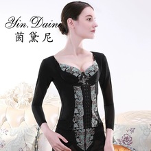 ���������������Ĺ������ո������������w�����L�䱳�A�ŷ��L��ѝ