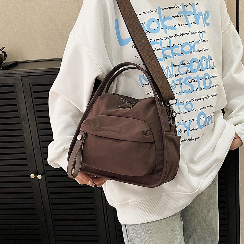Amazon Best-Selling Lightweight Casual Shoulder Bag, Fashionable Nylon Versatile Handbag, Women's Commuter Crossbody Bag - Thumbnail 2