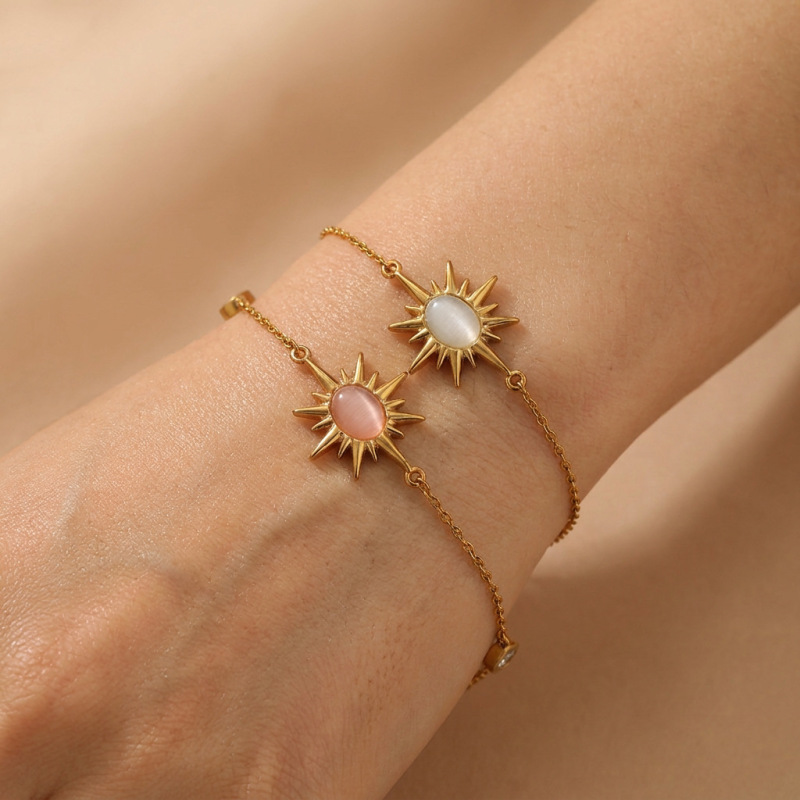 European and American cross-border vintage sun cat's eye stone bracelet, stainless steel gold-plated with diamonds, versatile and elegant women's jewelry accessory