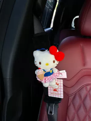 Hellokitty Car Seat Belt Shoulder Pads Car Seat Belt Decoration Children's Anti-Wear Clothing Shoulder Pads (Sürətlər qutusu və əl tormozu başlıqları) - authentic-kt-shoulder-pads-black-plush-red-knot-pink-plaid-skirt-ice-cream-bag-single
