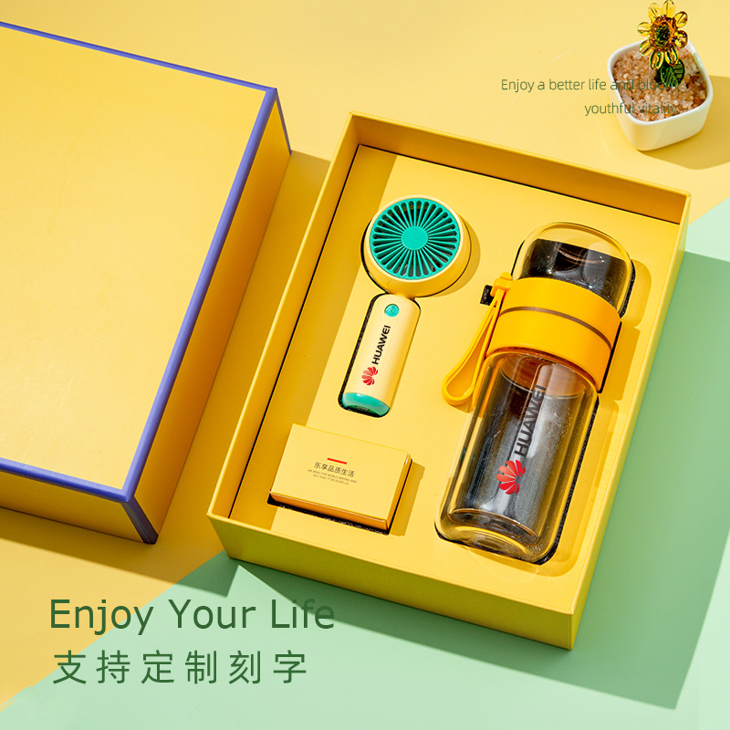 Taza de agua de verano pequeño conjunto de ventilador de apertura práctica regalos personalizados al por mayor regalos de mano de personal cliente