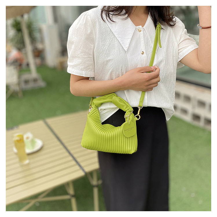 Strukturierte Handtasche mit vertikalen Streifen 2024, neues Nischendesign, Umhängetasche mit einer Schulter, vielseitige Tasche im ausländischen Stil, Großhandel für Damen_voghion.com