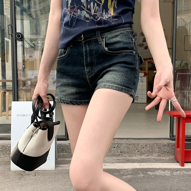 Real Shot # Low-Waist Hip-Enhancing Denim Shorts for Women 2025 Summer Design Sexy Hip-Hugging Hot Girl Super Shorts