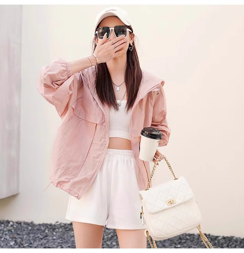 Áo chống nắng nữ dáng rộng có mũ, chất liệu mỏng nhẹ thoáng khí — Màu xanh lục nhạt chi tiết 12