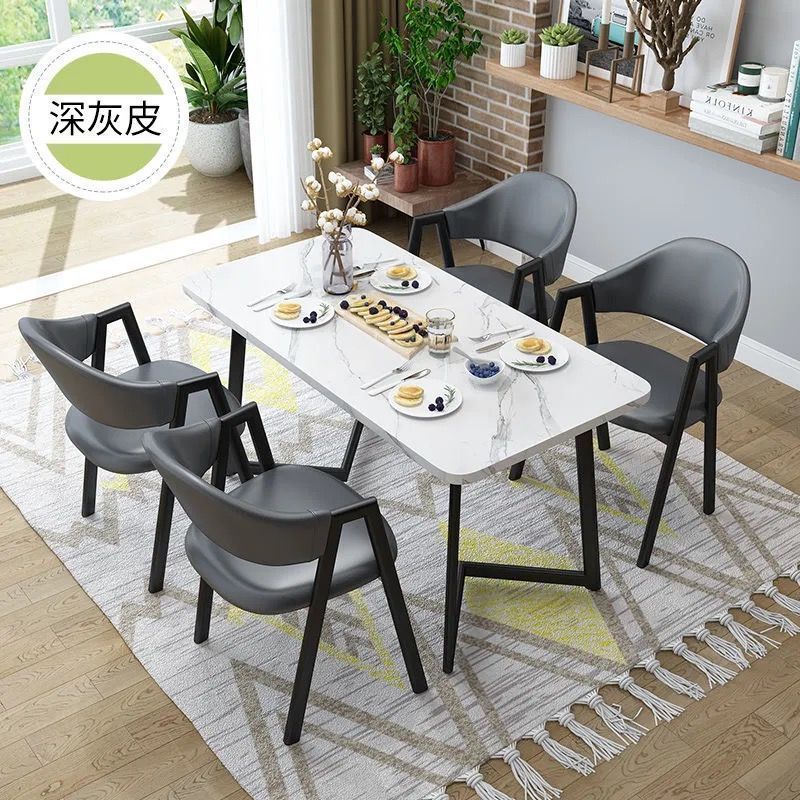 흰색 대리석 테이블 + 짙은 회색 가죽 의자 4개