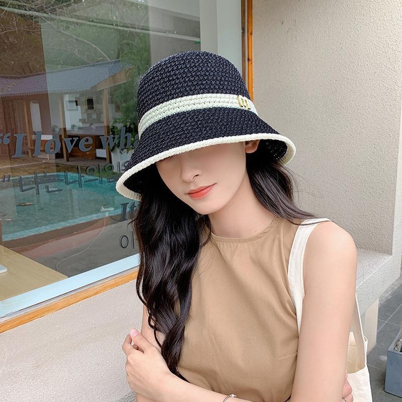 블랙 M 로고 세면대 모자