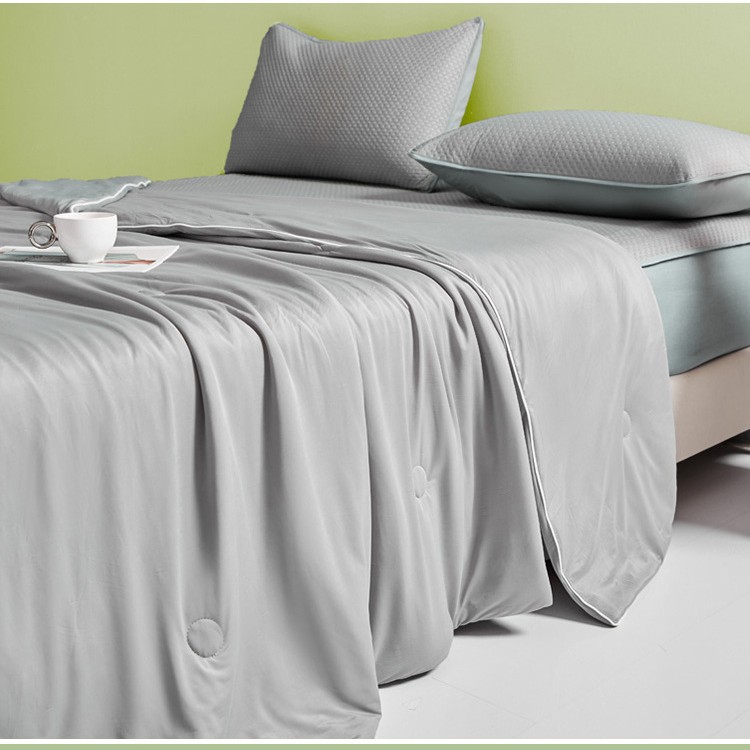 Sensación fresca de verano Clase A seda de hielo edredón fresco de verano juego de cuatro piezas sedoso sueño desnudo edredón de aire acondicionado sábana ropa de cama