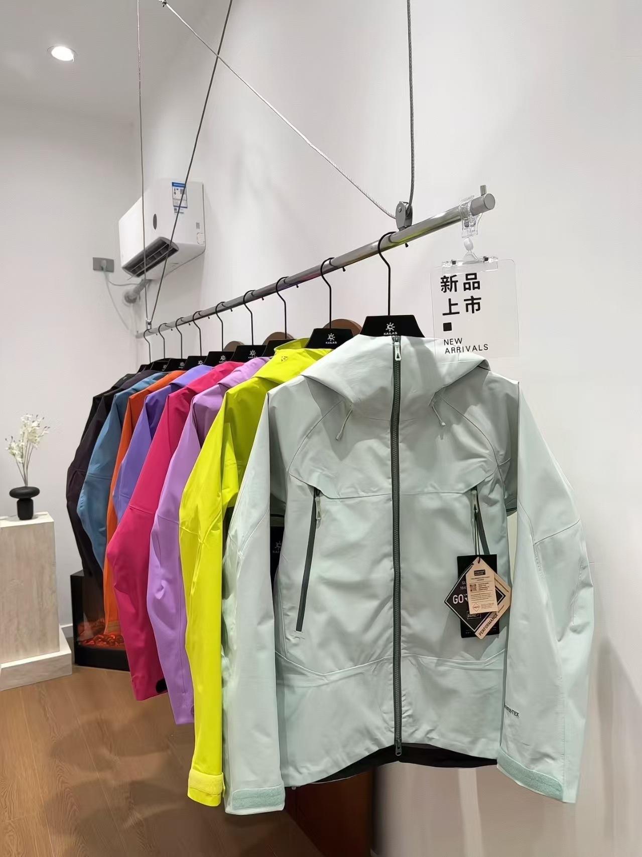 25 años de nuevo pequeño sol mont-X serie hombre y mujer a prueba de viento impermeable al aire libre trajes de montaña transpirables