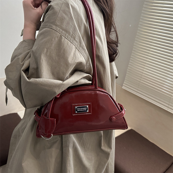 One-shoulder bag for leisure