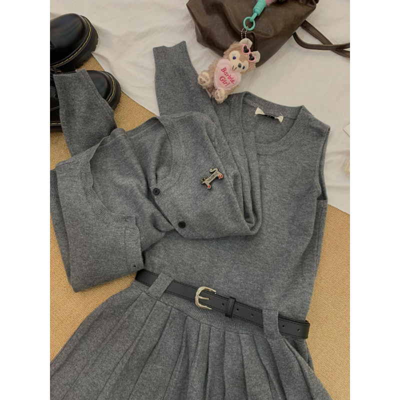 针织衫开衫背心百褶连衣裙两件套装女2025春季法式气质设计感显瘦|undefined