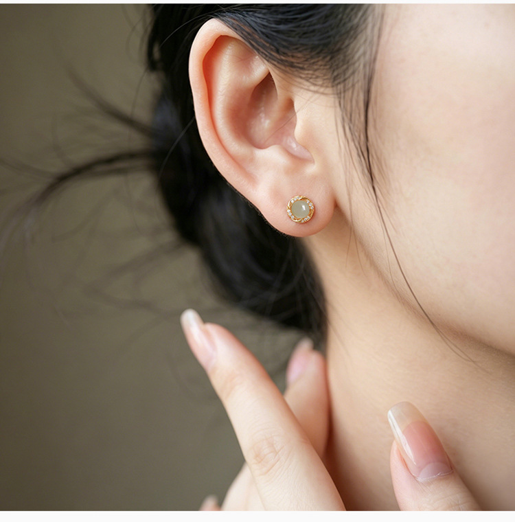 Bông tai bạc S925 mạ vàng đính ngọc bích tự nhiên hình học vòng xoắn nhẹ — Mật ong sáp chi tiết 5