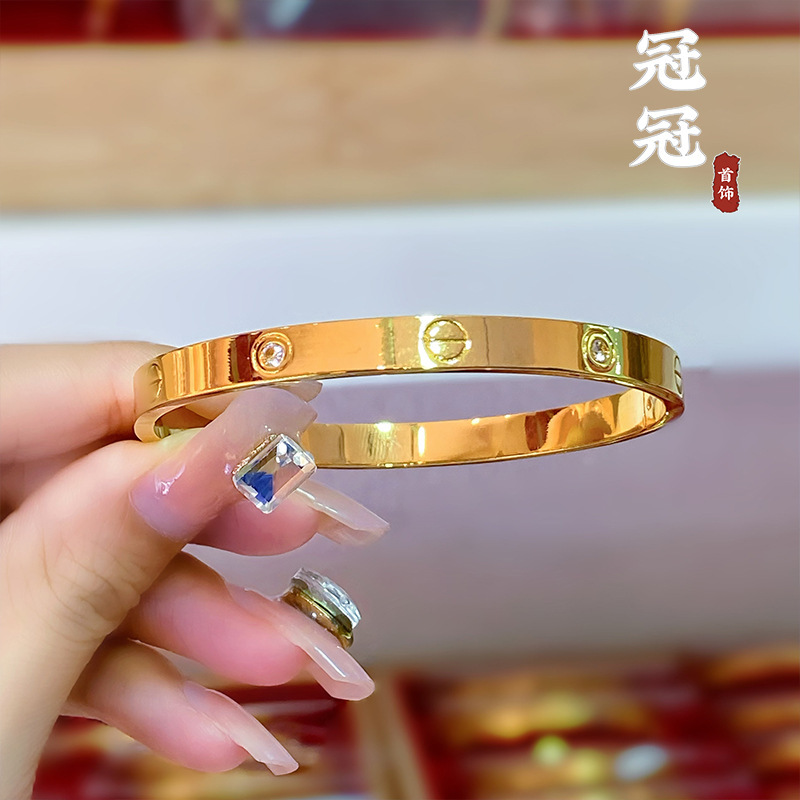 ゴールドストアと同じスタイルのサンドゴールドジュエリー、輝くストーン付きバックルブレスレット、軽くて豪華な高級ソリッドゴールドレディースブレスレット、長期間色褪せしません。|undefined