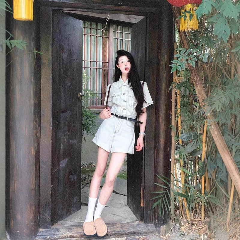 2025 new fashion vintage lapel Denim overalls summer white short jumpsuit