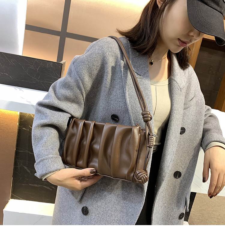 Autumn 2021 New Fashion Messenger Underarm Bag Fold Western Style Single Shoulder Bag display picture 14